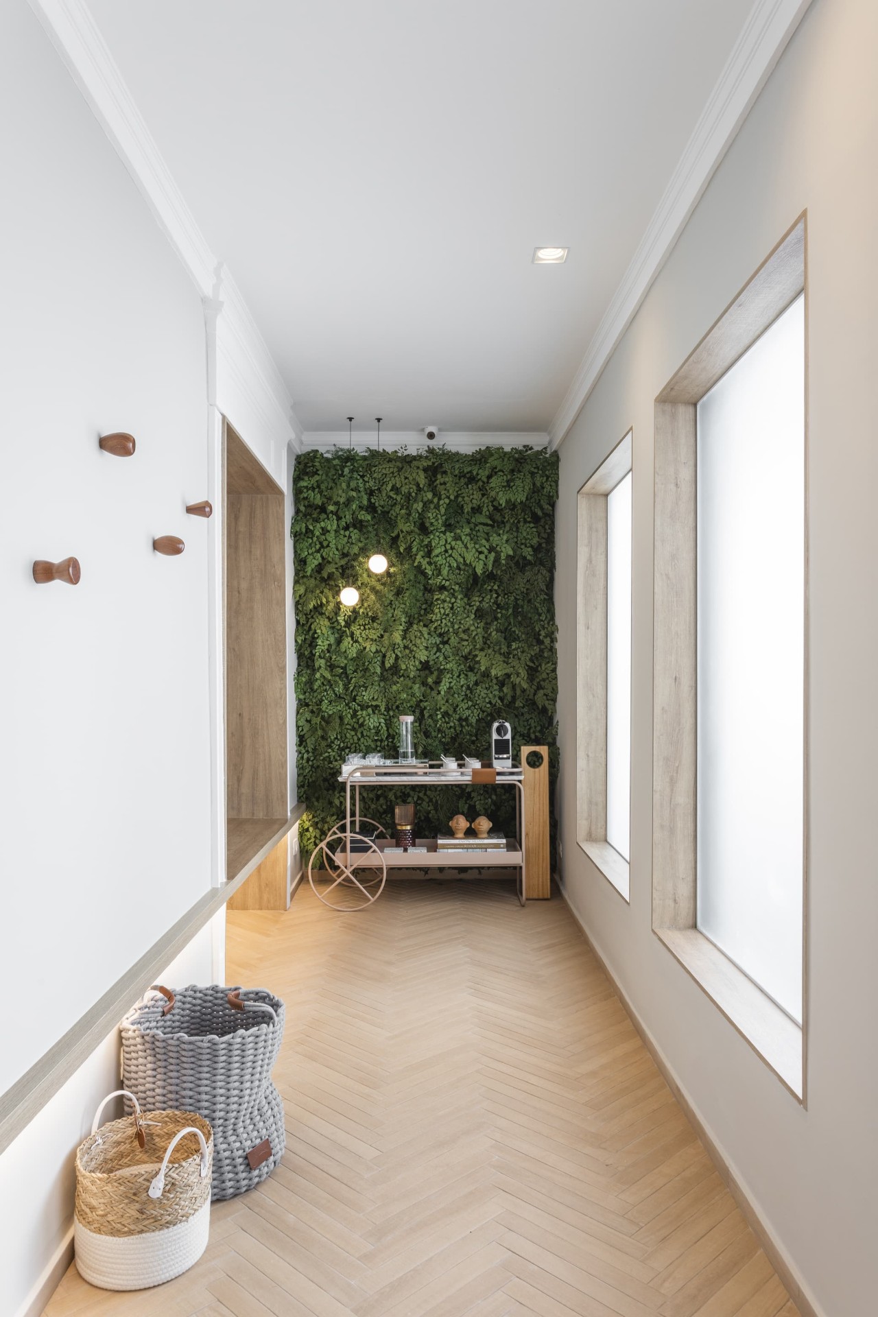 Ambiente com jardim vertical